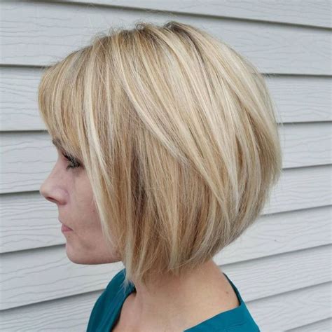 When going for some color to spice up your look, wavy layers. Caramel Blonde Layered Bob | Bob hairstyles, Wavy bob ...