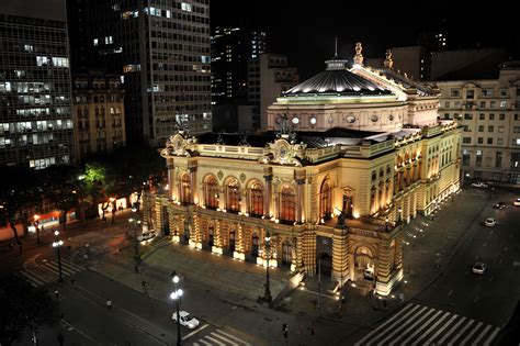 Se você trabalha ou trabalhava para o município de são paulo, procure por data selecionando a seção servidores do caderno diário oficial da cidade de sp, ou informando seu rf/nome completo na busca por palavra. Free tour at Municipal Theatre of São Paulo - Places to ...