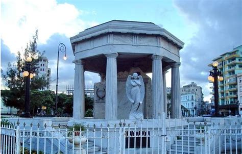 Jul 27, 2021 · la facultad de medicina de la universidad de granada, se encuentra situada en el campus de la salud donde reciben enseñanza aproximadamente mil seiscientos estudiantes El Blog de Edu: El Fusilamiento de los Ocho Estudiantes de ...