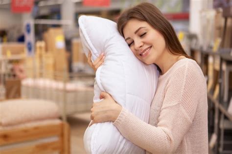 Nah, gak ada salahnya nih mencoba inspirasi kamar ala korea bergaya vintage berikut ini! Cara Bikin Bantal Silikon - Bantal Silikon Hello Kitty ...