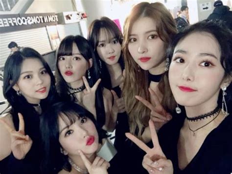 The latest tweets from 여자친구 gfriend 봇 (@grfdofficial). 여자친구(GFRIEND) 유주까지 모인 완전체 셀카… '비로소 완벽한 ...