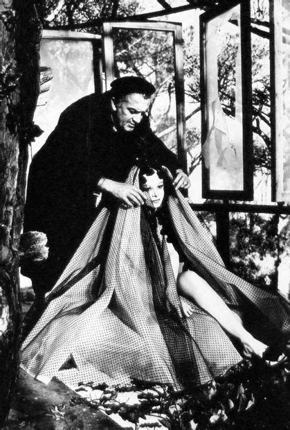 Juliet of the spirits (italian: Fellini directs Sandra Mila in Giulietta degli spiriti ...