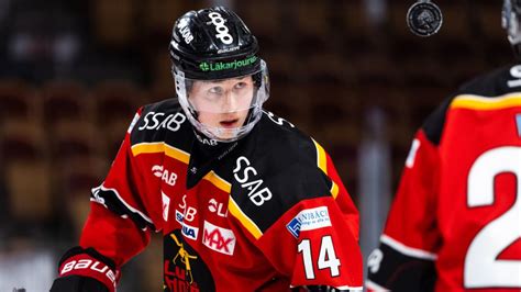 Jun 27, 2021 · he began his hockey career with brynäs in 2001 with their u16 team and continued rising through the ranks with brynäs if before he departed for the nhl in 2005. Brynäs glädjebesked - stjärnbacken spelar - Hockeysverige ...