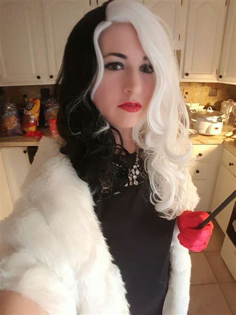 We know where cruella ends up about 15 years later — as glenn close. Cruella Deville costume | Cruella deville costume, Fashion ...