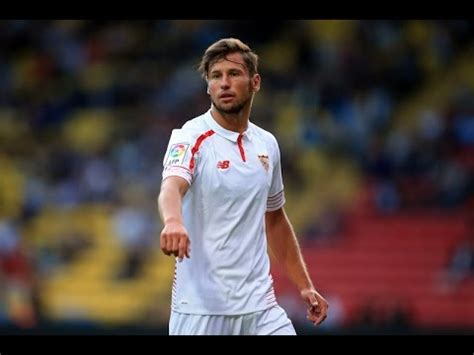 Expulsión de krychowiak por una dura entrada sobre krhin. Grzegorz Krychowiak Sevilla FC Defensive midfielder Skills ...