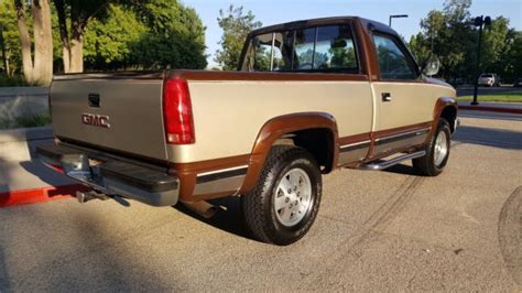 If we don't have it we'll get it for you. 1988 GMC SIERRA SLE SHORT BED 4X4 5.7L V8 RUST FREE ...