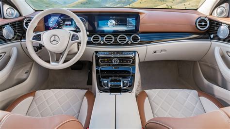 It has a smaller cargo space, as well as. Tech-Fest: Neue Mercedes-Benz E-Klasse (W213) im ersten ...