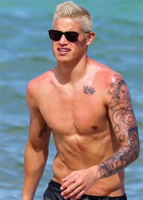 En draagt zelf onder andere: James Rodriguez Summer Vacation in Miami - New look June ...