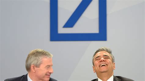 Und einen scheich als neuen großaktionär. Kapitalerhöhung - Die Deutsche Bank ist Anlegergift ...