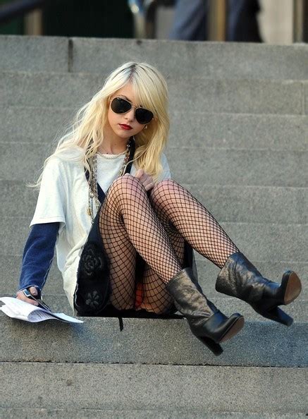 18:27 brunette getting her freak on big cock97% likeyesterday. Taylor Momsen Filming Gossip Girl New York - Damien ...