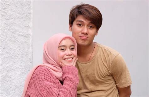 Video insta stories beberapa waktu lalu yang memperlihatkan kegiatan lesti kejora dan rizky billar ketika tengah menghabiskan waktu berdua itu menjadi sorotan. Artis | Raffi Ahmad Jadi Sponsor Pernikahan Lesti Kejora ...