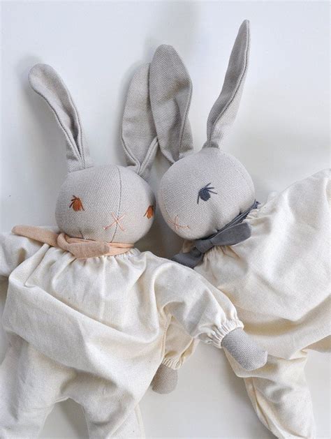 Unpin the dummy eye and examine the shape. PDC Medium Rabbits | Doll eyes, Rabbit, Embroidered