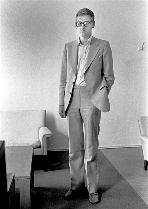 Bildt was born on july 15, 1949 in halmstad, hallands län, sweden as nils daniel carl bildt. 9 bilder på Carl Bildt du inte trodde fanns | Aftonbladet Retro