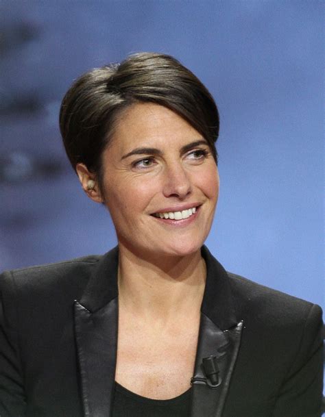 Il est 4h du mat', je suis en vrac et le douanier me dit de me mettre sur le côté. Les étés de... Alessandra Sublet - Elle