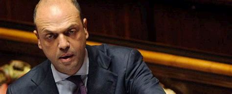 La belva, capo di cosa nostra dal 1982 al suo arresto, il 15 gennaio del 1993. Mafia, pentito: "Alfano portato da Cosa Nostra. Berlusconi ...