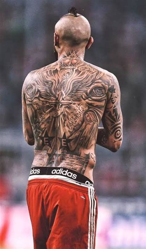 Arturo vidal star tattoo on neck. Arturo Vidal's Tattoo