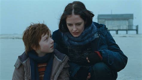 A life of a mother and her two children breaking down quietly without showing any events happening out of their house. Womb (Film, 2010) — CinéSéries