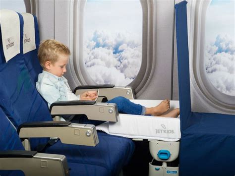 Mittel, kinder ab 5 jahren können die figurenumrisse ausschneiden und mit oma & opa, mutti & vati oder betreuer das dorf. Tolle Erfindung: Dieser Koffer wird im Flugzeug zum Bett für Kinder. Denn das Schlafen im ...