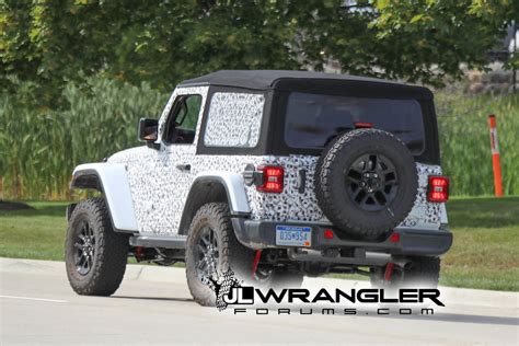 Bestop shows how to use the soft top on your jeep wrangler. Top-down look at JL/JLU hard and soft tops, including ...