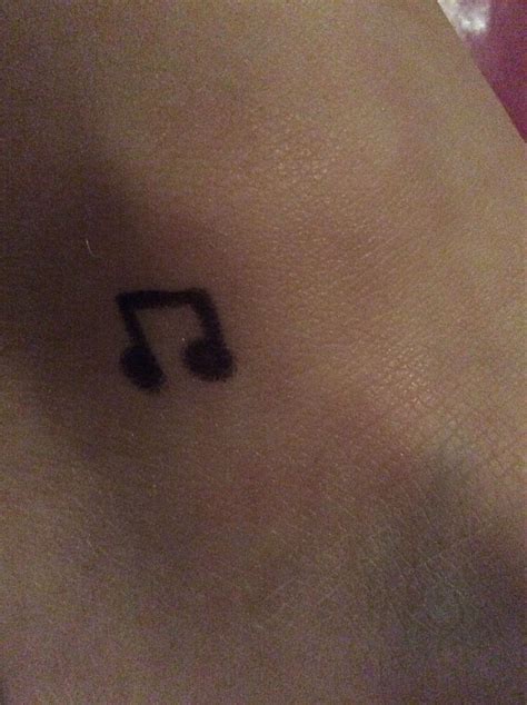 Your temporary tattoo with eyeliner is done! I made a DIY temporary tattoo with eyeliner,baby powder ...