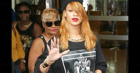Il me semble que la façon de lutter est d'aller voir un psy, de se faire aider, accompagner. Rihanna : Une addiction au sexe inquiétante... Bientôt en ...