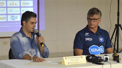 A equipe contou com o retorno presencial do técnico renan dal zotto. Renan Dal Zotto é apresentado oficialmente no Vôlei ...