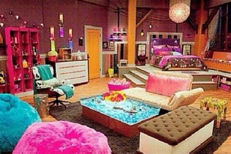 See icarly's bedroom for the first time! icarly set | Icarly bedroom, Awesome bedrooms, Dream rooms