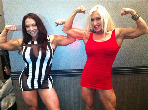 Muscle mistress is in complete control. Brandi Mae Akers (L) - Ashlee Chambers (R)