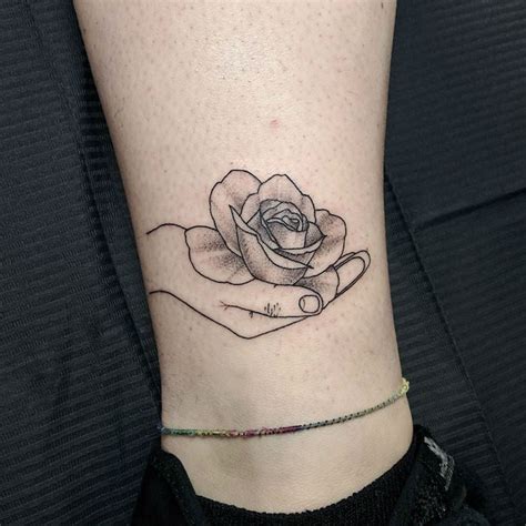 We did not find results for: Tatouage Blackwork pour les gens courageux et confiants ...