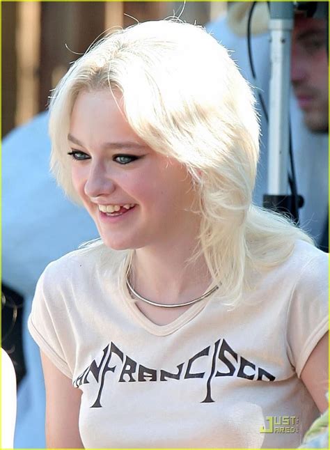 She rose to prominence at the age of seven for her performance as lucy dawson in the drama film i am sam (2001). Picture of Dakota Fanning