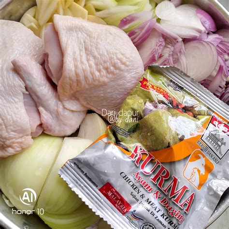 Ayam masak merah ni juga dimakan bersama dengan nasi tomato dan juga gulai kawah.hurmmm kalau ada kerabu epal lagi mantap ganding menu. Cara untuk membuat Ayam Masak Kurma yang menyelerakan - MY ...