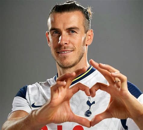Bale играет с 2020 в тоттенхэм хотспур (тот). How Mourinho played a role in Bale's Spurs return - Rediff ...