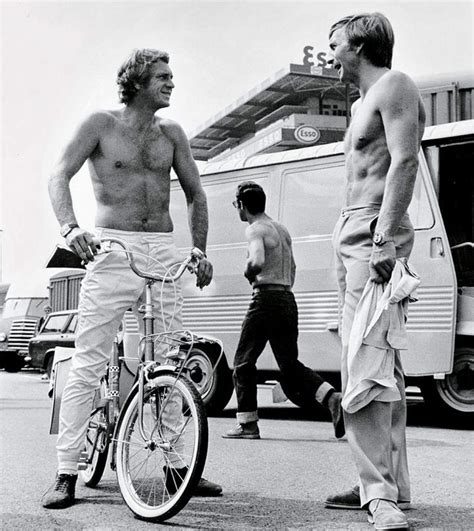 Hennes motspelare i filmen var den 16 år äldre steve mcqueen. Derek Bell on Steve McQueen, Enzo Ferrari, and How He Won ...