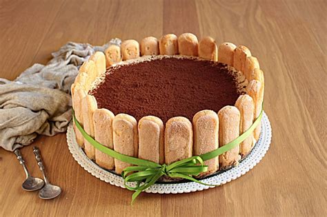 Per preparare la ricetta della torta tiramisù, preparate il caffè e lasciatelo freddare a temperatura ambiente. Ricetta - Torta Tiramisù | Dissapore