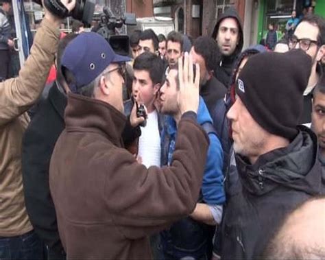 Lig kırmızı grup kulüplerinin ezeli rekabeti. Karagümrük - Eyüpspor taraftar grupları arasında çatışma ...
