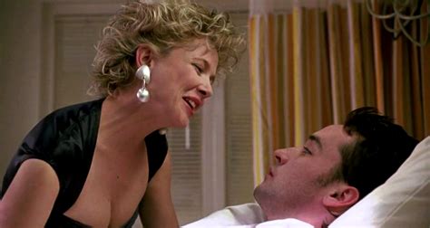 Pentru a scrie un review trebuie sa fii autentificat. Annette Bening e.a. - HOLLYWOOD FLIEKS