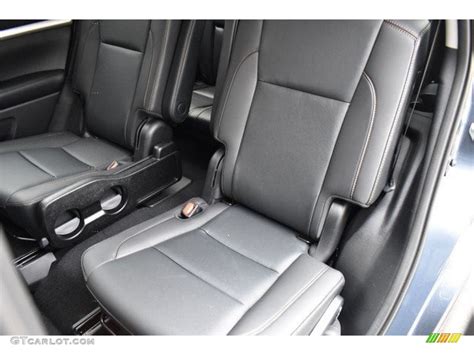 Explore the 2019 toyota highlander colors in depth before combing local inventories for the perfect model. 2019 Shoreline Blue Pearl Toyota Highlander XLE AWD #134541488 Photo #10 | GTCarLot.com - Car ...
