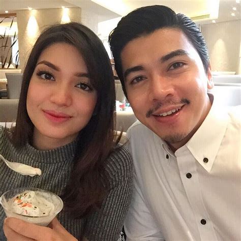 Anak amyra rosli menangis baca doa, amar baharin dedah kisah sebenar jadi pd aqeef anaqi ketika itu anak amyra rosli. Wajah Ceria Amyra Rosli Dan Amar Baharin | EncikShino.com