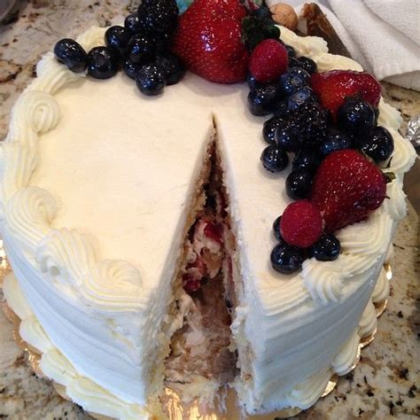 We believe that the best ingredients belong on your plate. whole foods berry chantilly cake ingredients/recipe ...