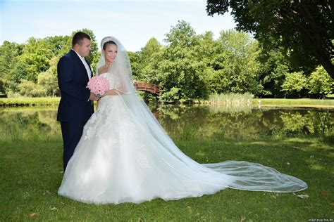 Brautkleid reinigung in dresden 3 aktuelle adressen mit bewertungen und öffnungszeiten jetzt bei lokalwissen anzeigen! Braut und Abendmode Anastasia Lux - Hochzeitsservice ...