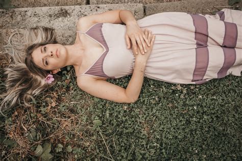 Scegli la consegna gratis per riparmiare di più. Abiti da cerimonia: i modelli perfetti per le donne curvy