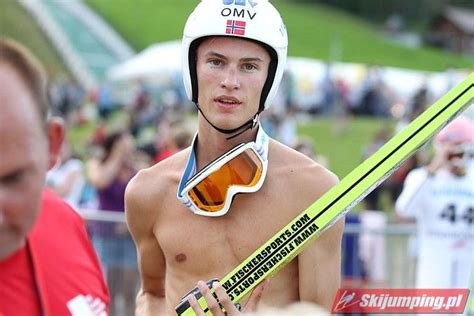 Nacido el 24 de enero de 1994) es un saltador de esquí noruego y campeón olímpico por equipos en 2018. 104 Daniel-Andre Tande | Ski jumping, Sportsman, Skiing