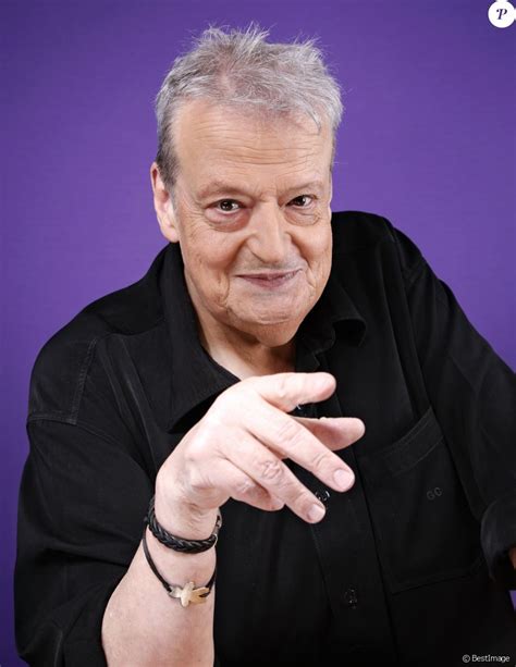 Lundi 17 mai 2021, emmanuel et sa femme recevaient à l'elysée pour un dîner officiel. Portrait de Guy Carlier, 2015 - Purepeople