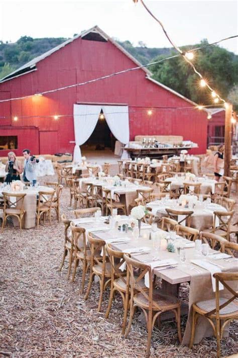 Located in sturbridge, ma, the barn at wight farm has the perfect setting for your wedding, shower, family reunion, private party, or business meeting. 32 Beautiful Farm Barn Wedding Venues for Your Wedding to ...