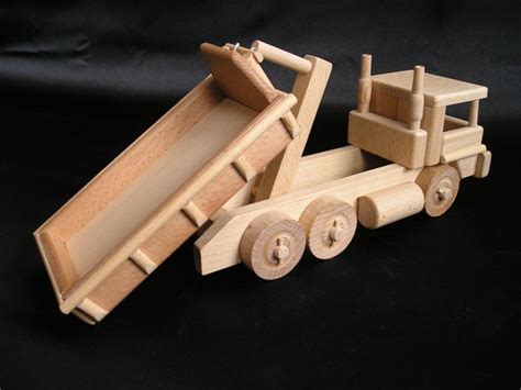 Aktuelle holzspielzeug angebote & günstige holzspielzeug schnäppchen im test für kinder auch für draußen jetzt vergleichen & kaufen! LKW-Kipper_Spielzeuge_für_Kinder_zum_Spielen_mit_Sand (mit Bildern) | Holzspielzeug lkw ...