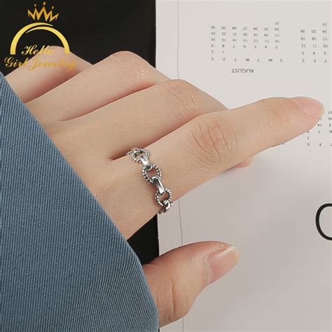 Ali bin abi thalib pernah berkata bahwa rasulullah melarangnya memakai cincin di beberapa jarinya. Cincin Jari Telunjuk Model Twist Gaya Korea Untuk Wanita ...