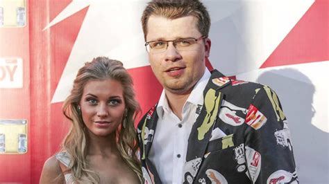 Звезда сериала «интерны» кристина асмус поразила поклонников радикальными изменениями своего внешнего вида. Брак Кристины Асмус и Гарика Харламова дал трещину - - Шоу ...
