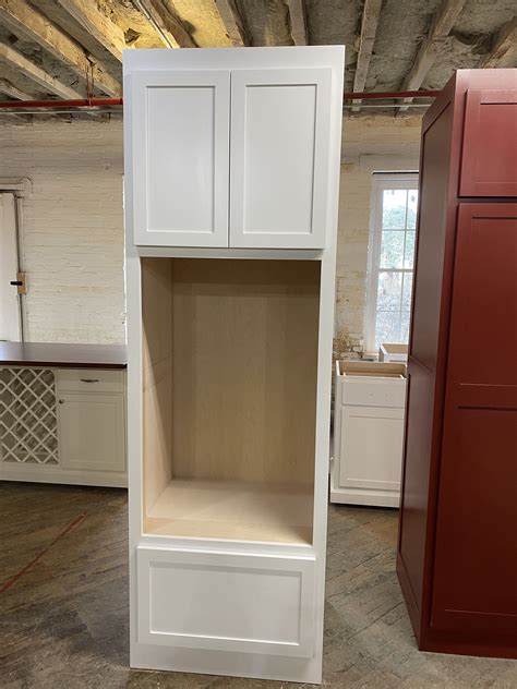 The case itself is deep and tall, and it's engineered to withstand the weight of flatware and dinnerware collections. Fine Woodworking Building A Oven Cabinet - Harkness Custom ...