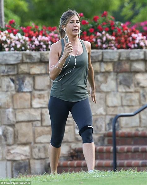 Lo más nuevo los mejores vídeos por calificación. Jennifer Aniston has breakfast before DOUBLE workout ...