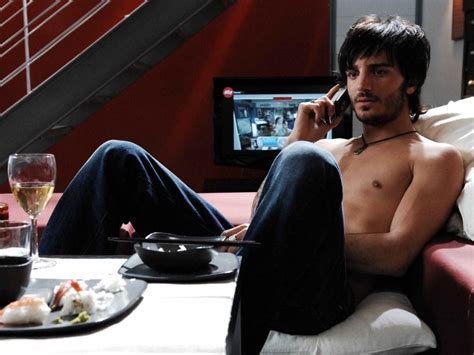 Sul set con nicolas vaporidis è smepre divertente lavorare. Wallpaper di Nicolas Vaporidis a torso nudo in Come tu mi ...